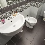 Flowerome Oda ve Kahvaltı Roma