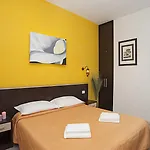 Flowerome Bed & Breakfast 4*